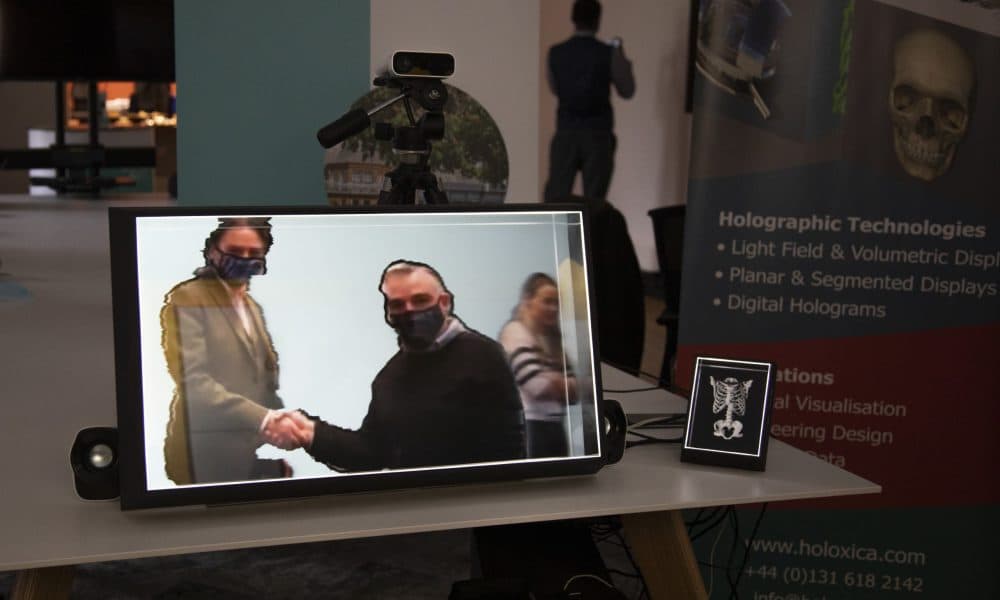 World’s first 5G to 5G holographic 3D video chat