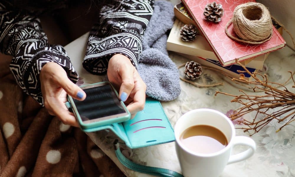 15 min reduction in social media use improves mental and physical health
