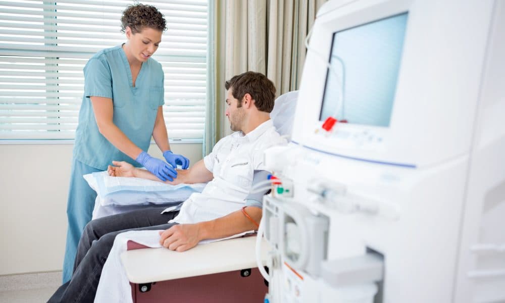 Blood vessel-like coating could make medical devices safer for patients