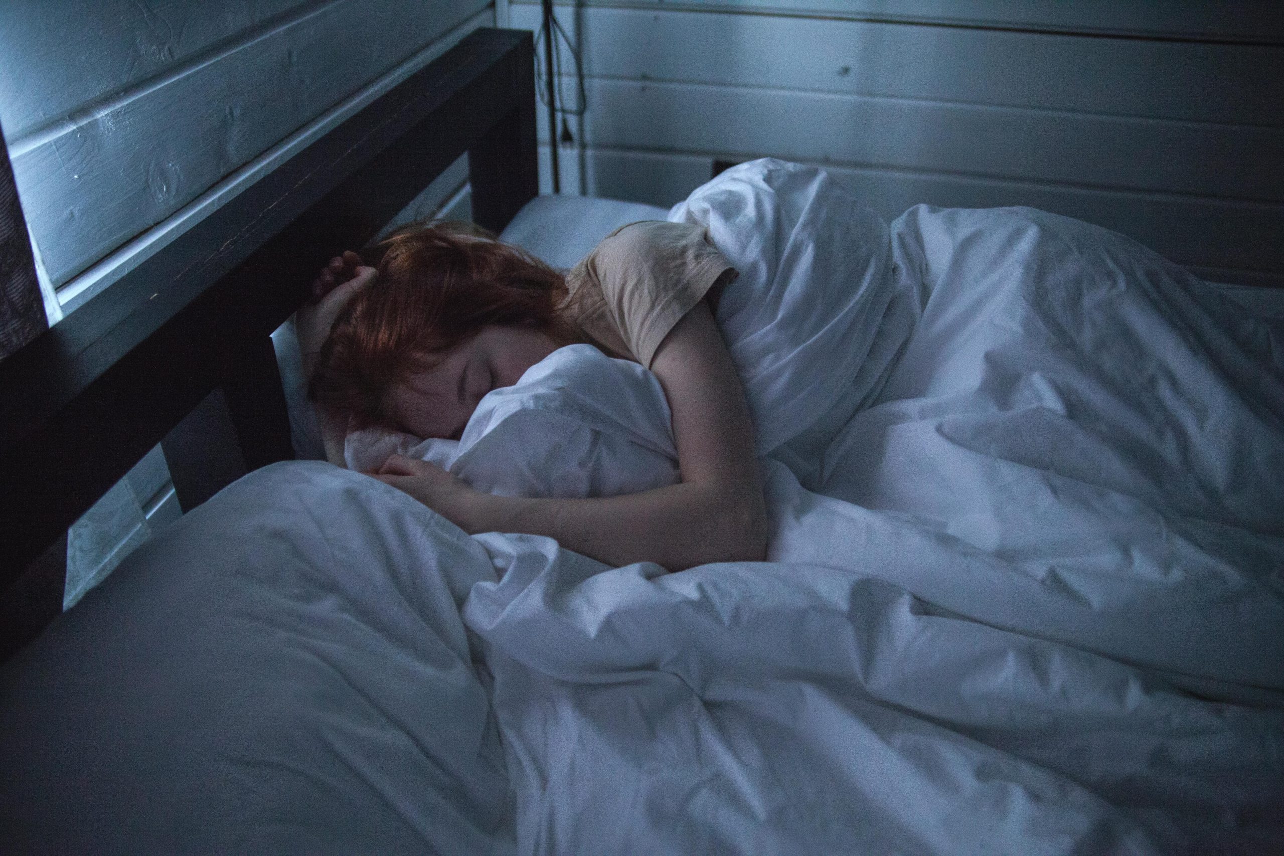 pexels-vanyaoboleninov-935777 The signal of sleep: What AI hears when we rest